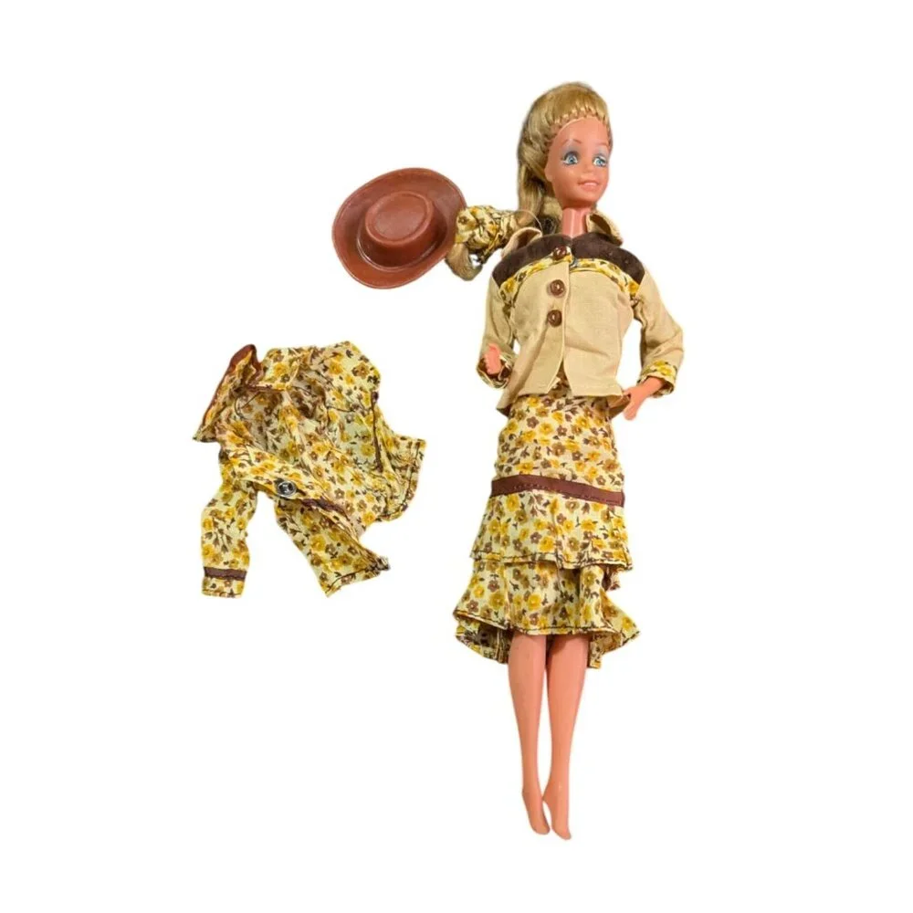 Vintage Mattel Barbie Doll With Floral Western Outfit Hat‎ as is